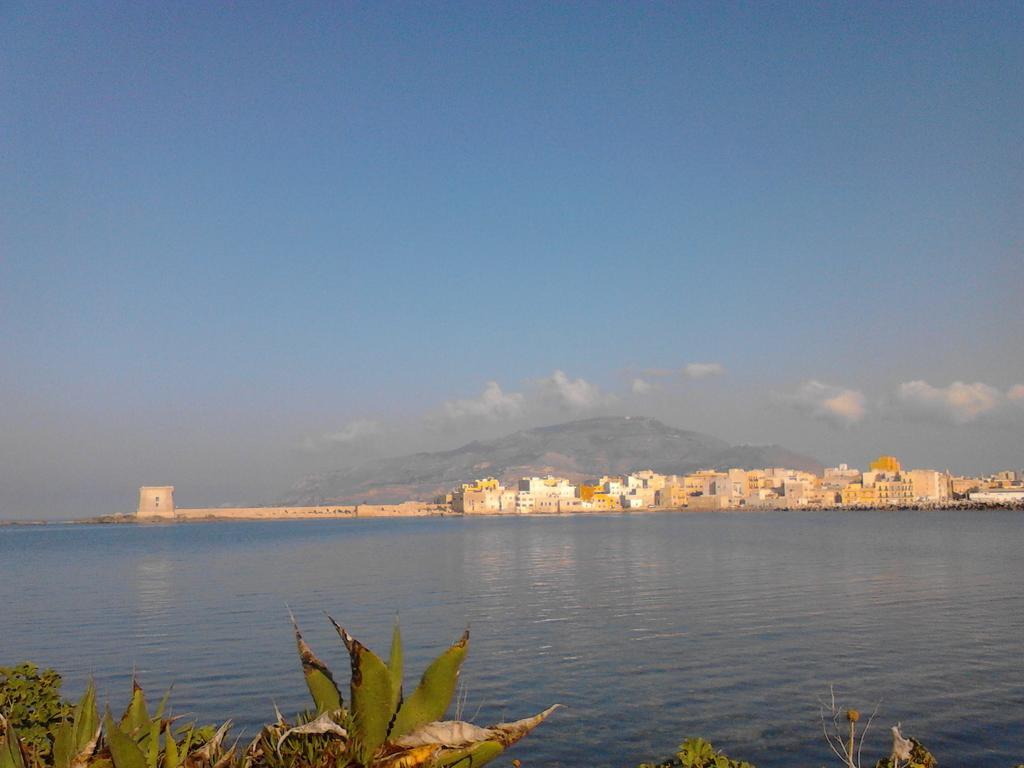 Sole E Fiori Di Sicilia Apartment Valderice Bagian luar foto