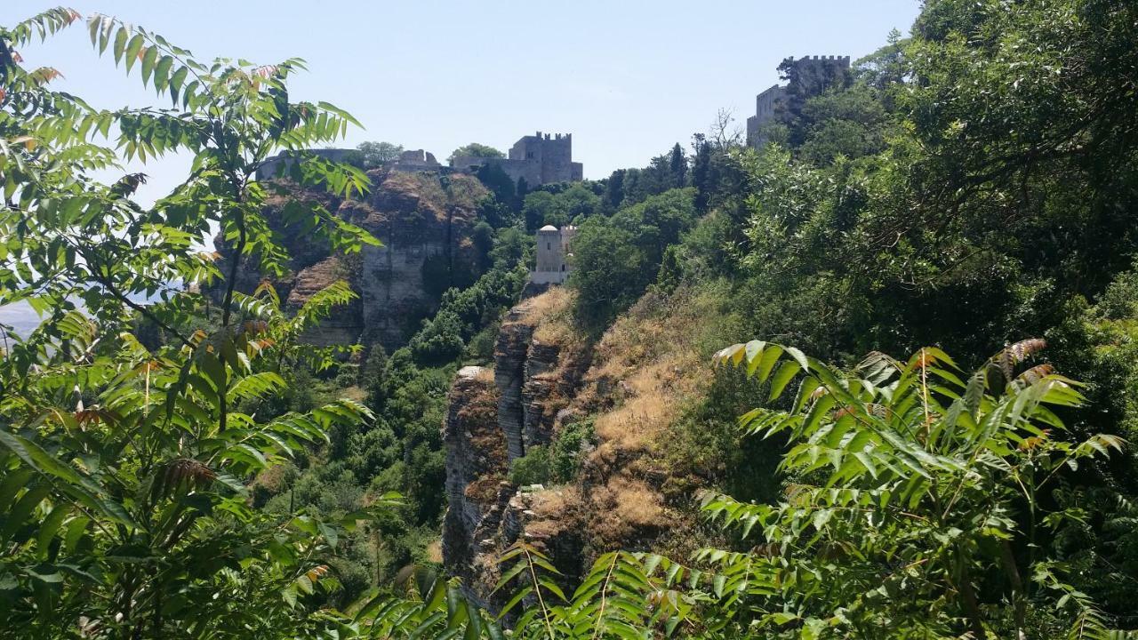 Sole E Fiori Di Sicilia Apartment Valderice Bagian luar foto
